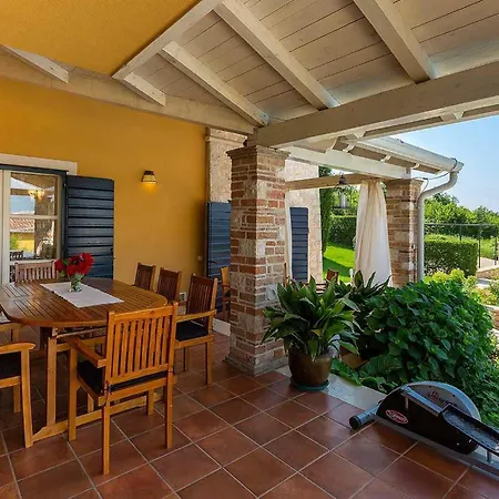 Villa Salvea بيت للعطل بوريتش
